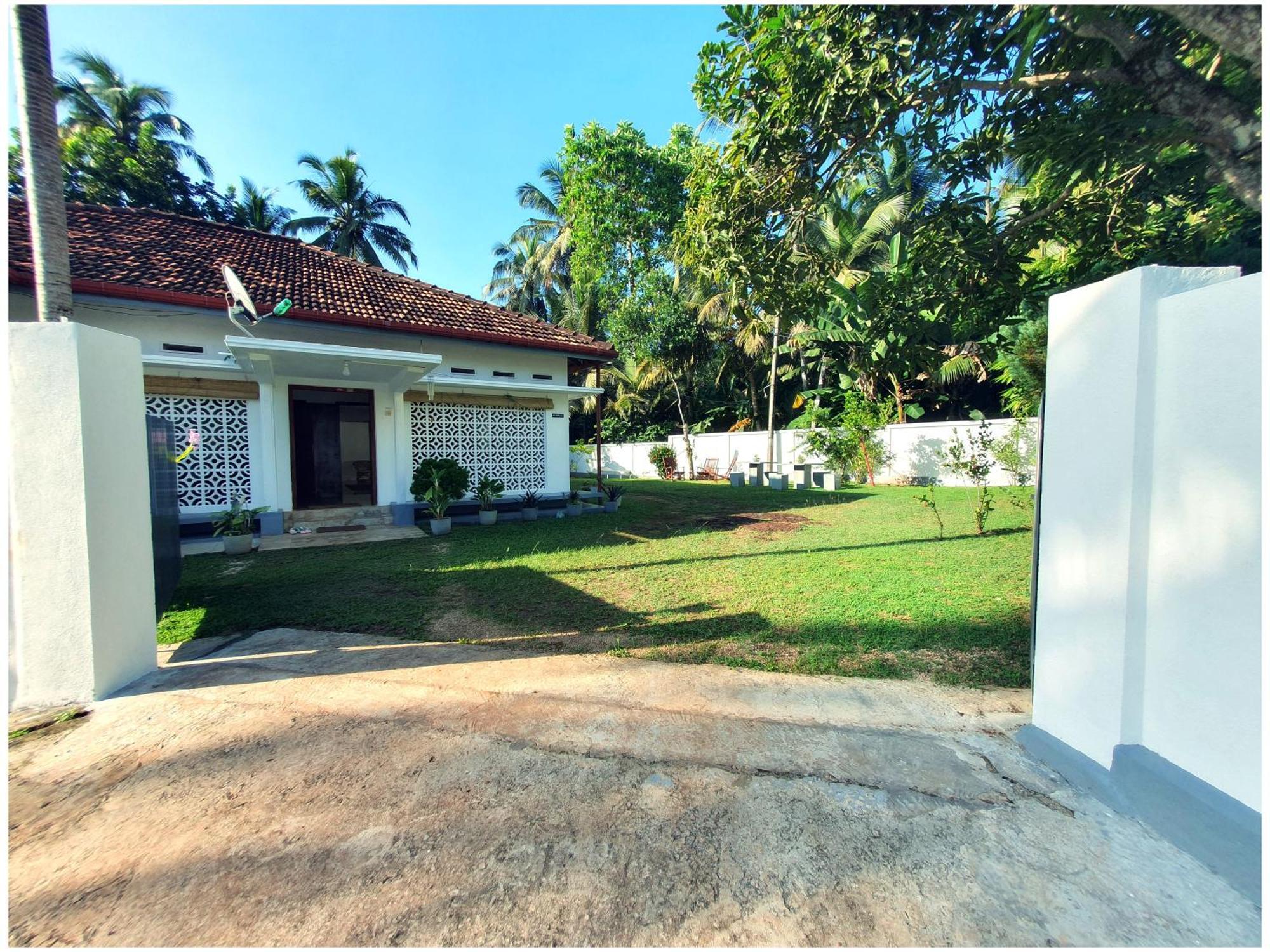 Sri Nimali Guesthouse Hikkaduwa Eksteriør bilde